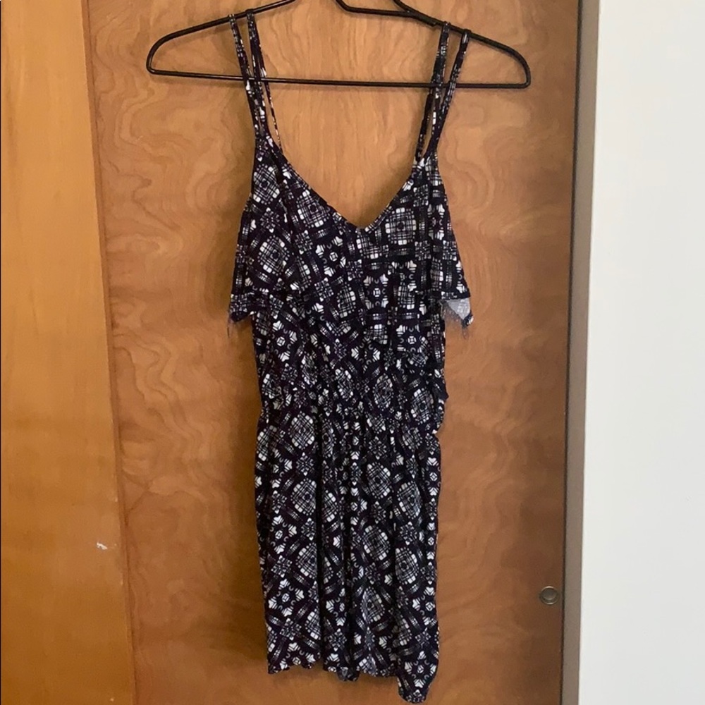 Cute romper.